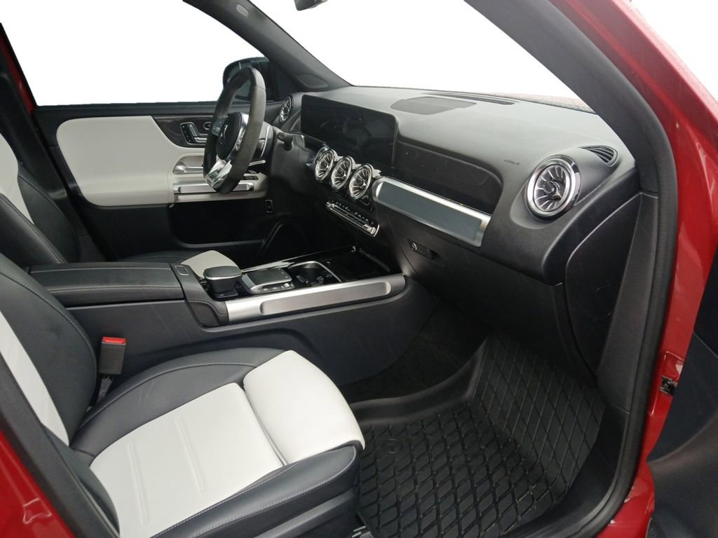Used 2022 Mercedes-Benz GLB 35 AMG 4MATIC image 24