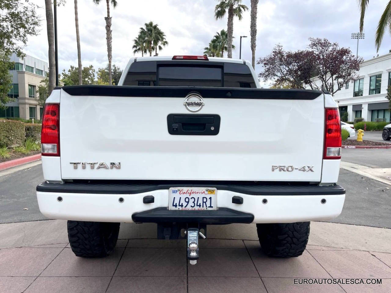 Used 2014 Nissan Titan PRO-4X image 9