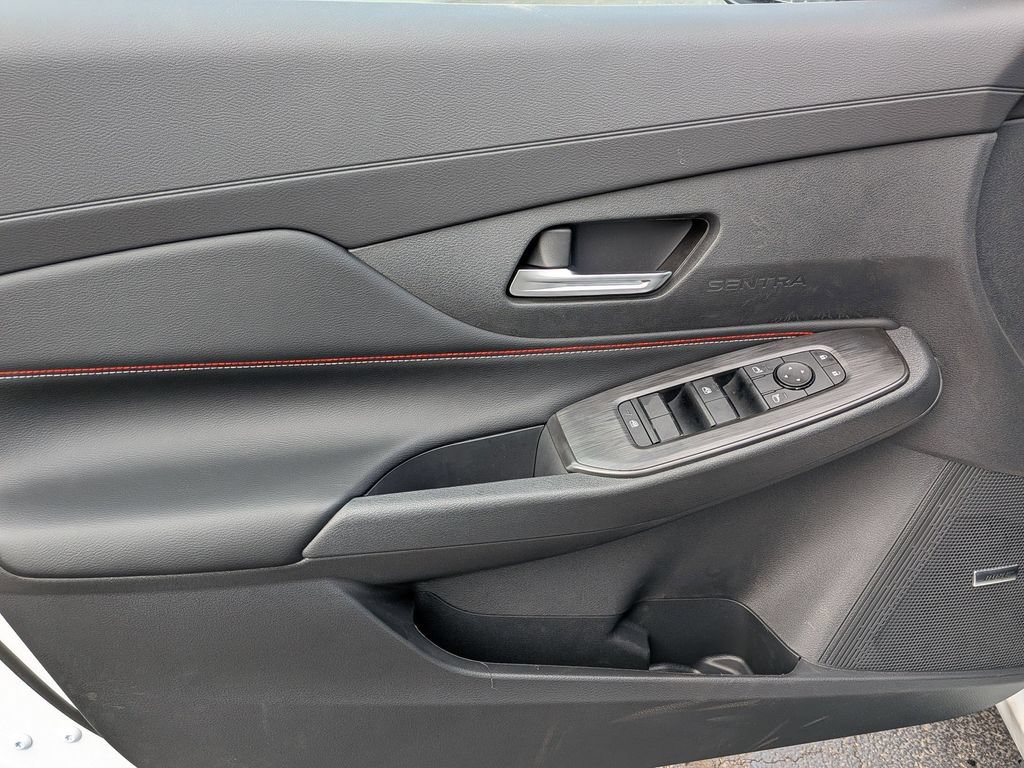 New 2026 Nissan Sentra SR FWD image 9
