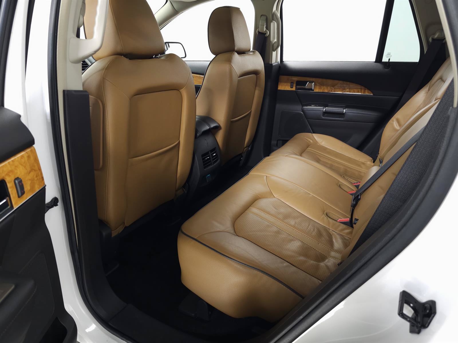 Used 2013 Lincoln MKX AWD image 28