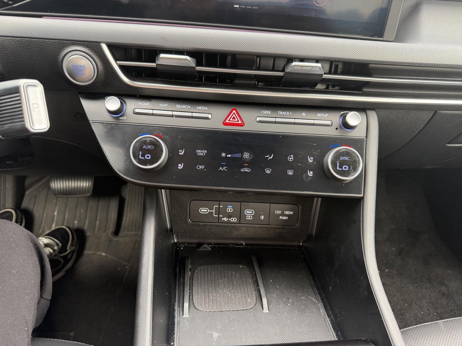 Certified 2025 Hyundai Sonata Limited FWD image 34