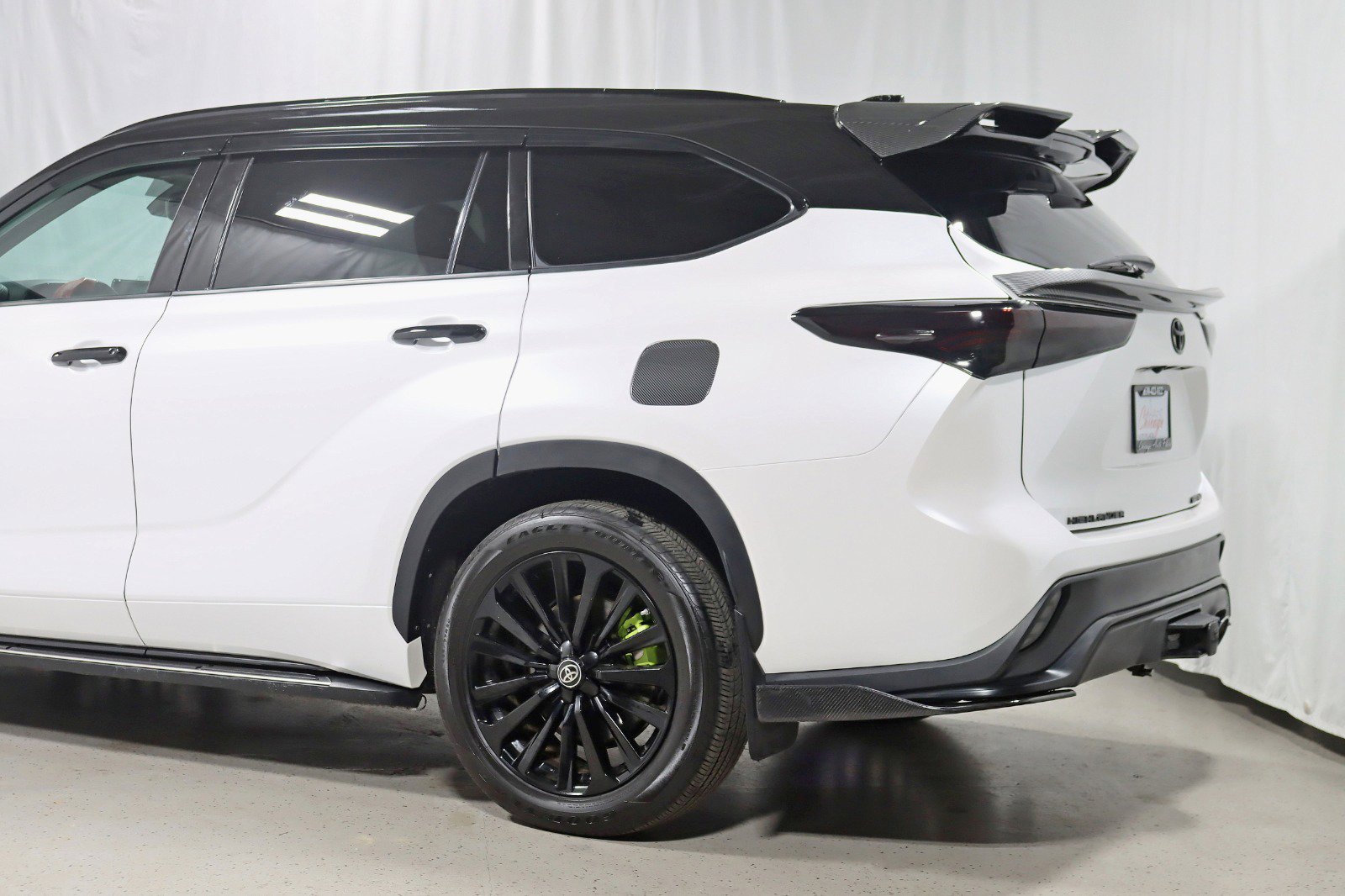 Used 2021 Toyota Highlander XSE AWD/4WD image 12