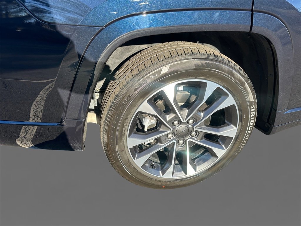 Used 2025 Jeep Grand Cherokee L Overland w/ Advanced Protech Group III image 10