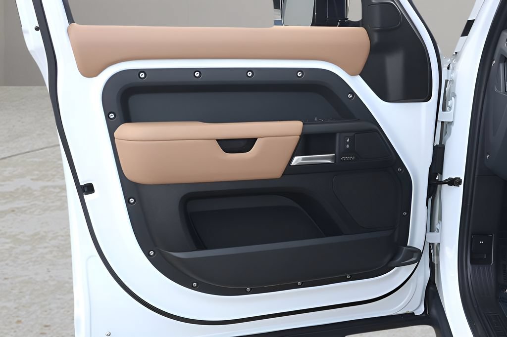New 2026 Land Rover Defender 110 X-Dynamic SE AWD/4WD image 9