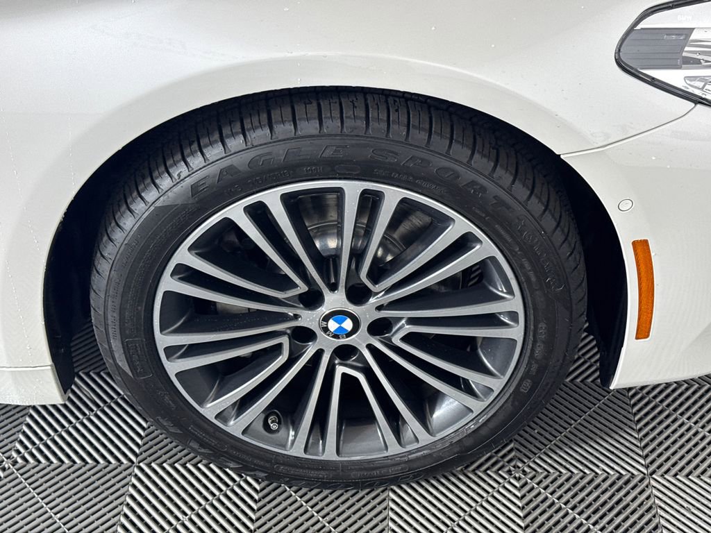 Used 2019 BMW 540i RWD image 12