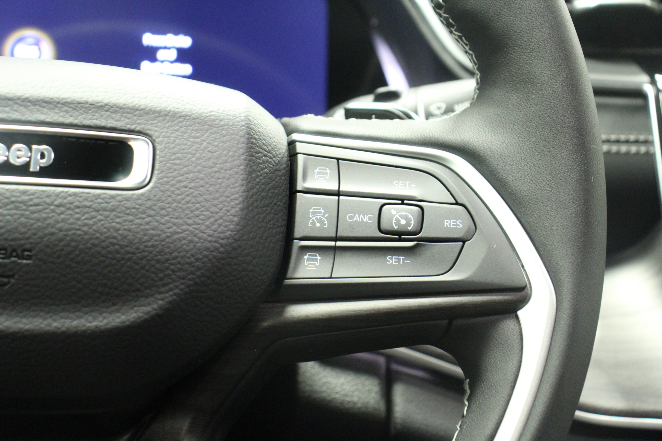 New 2025 Jeep Grand Cherokee L Limited w/ Black Appearance Package image 22