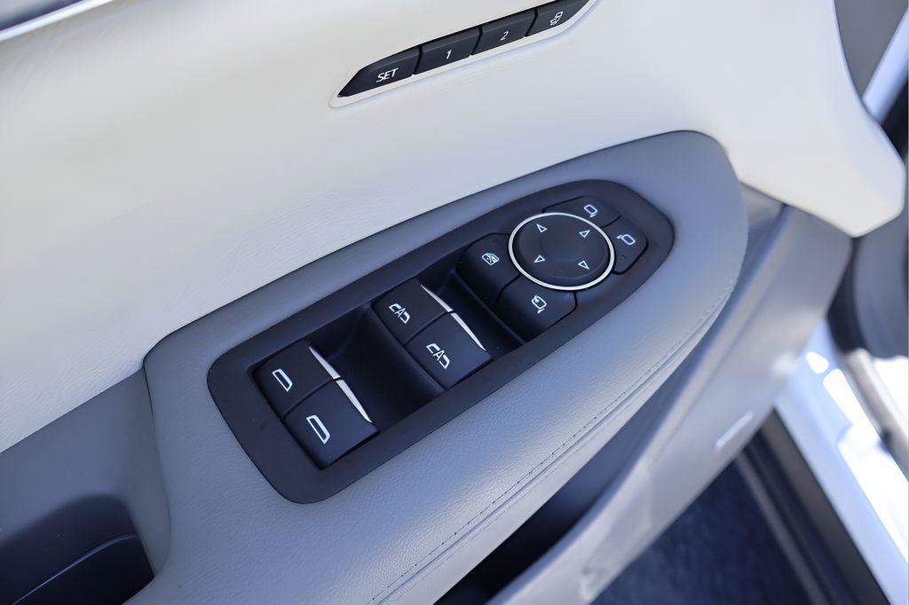 Used 2023 Cadillac XT6 Premium Luxury FWD image 10