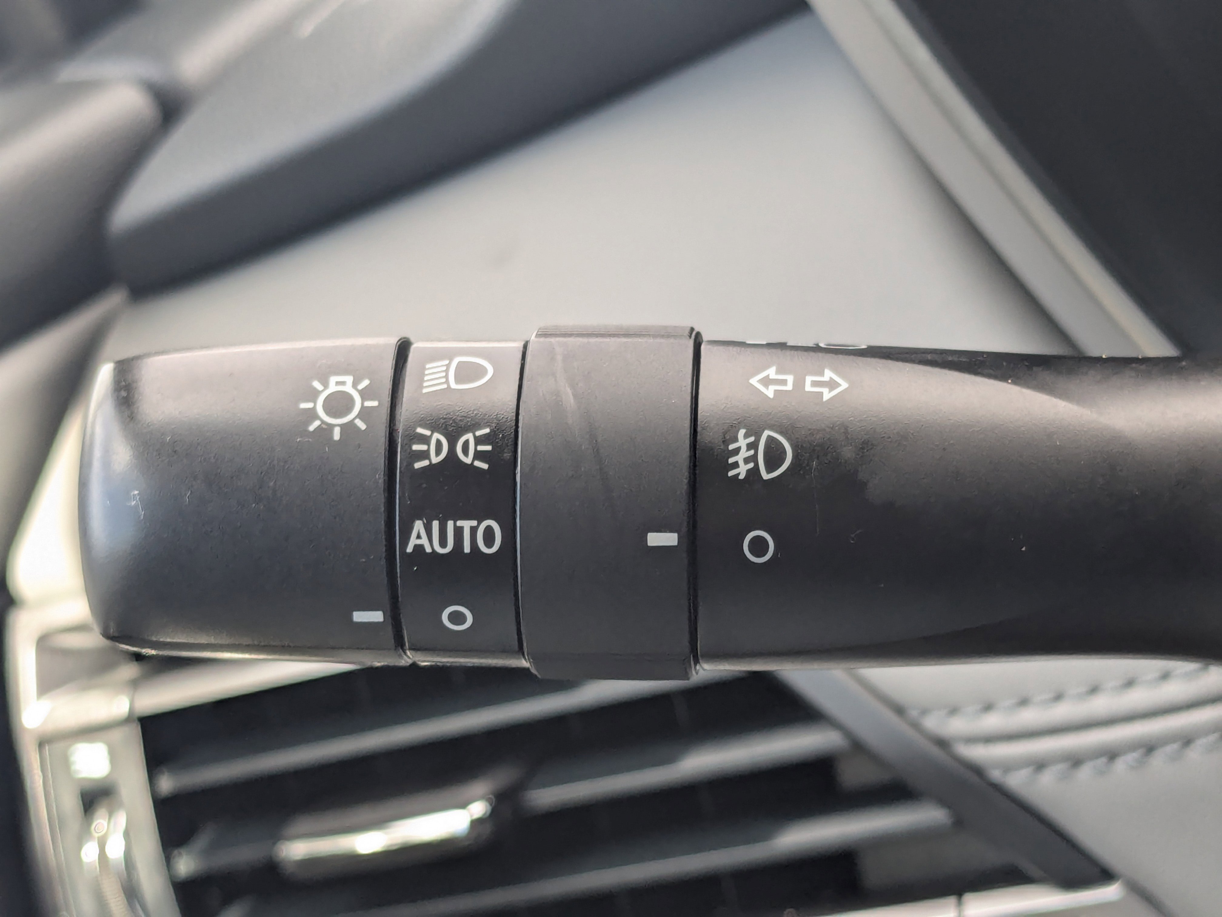 Used 2020 Subaru Outback Limited image 31