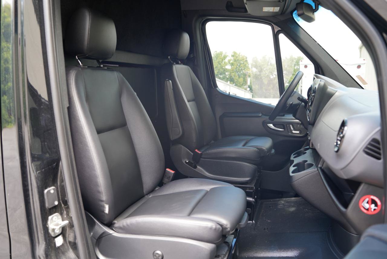 Used 2021 Mercedes-Benz Sprinter 3500 image 27
