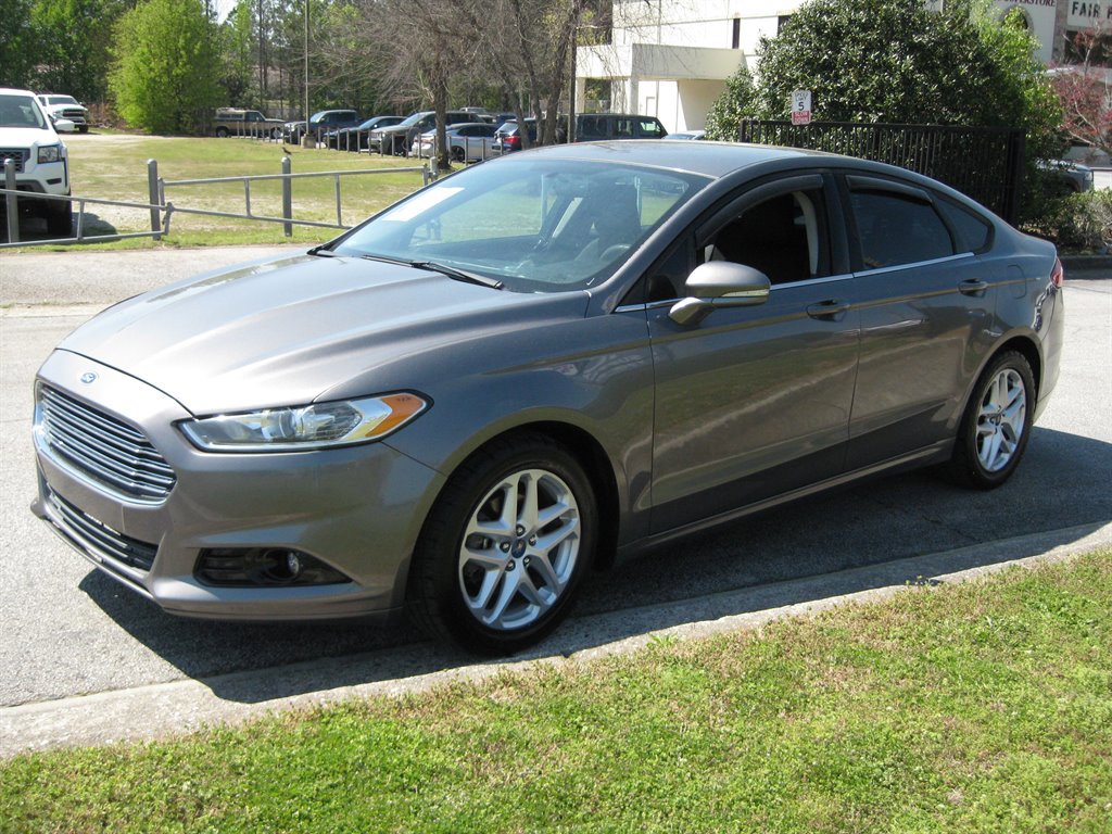 Used 2013 Ford Fusion SE FWD image 3