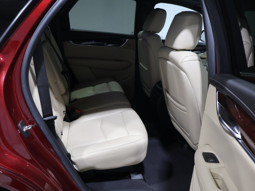 Used 2018 Cadillac XT5 Luxury w/ Driver Awareness Package AWD/4WD image 22