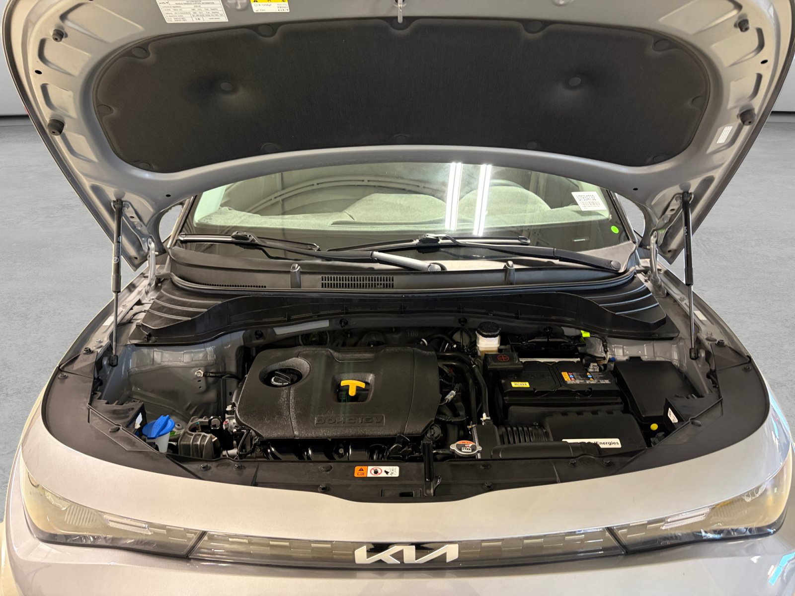 Used 2025 Kia Soul LX w/ LX Technology Package FWD image 24