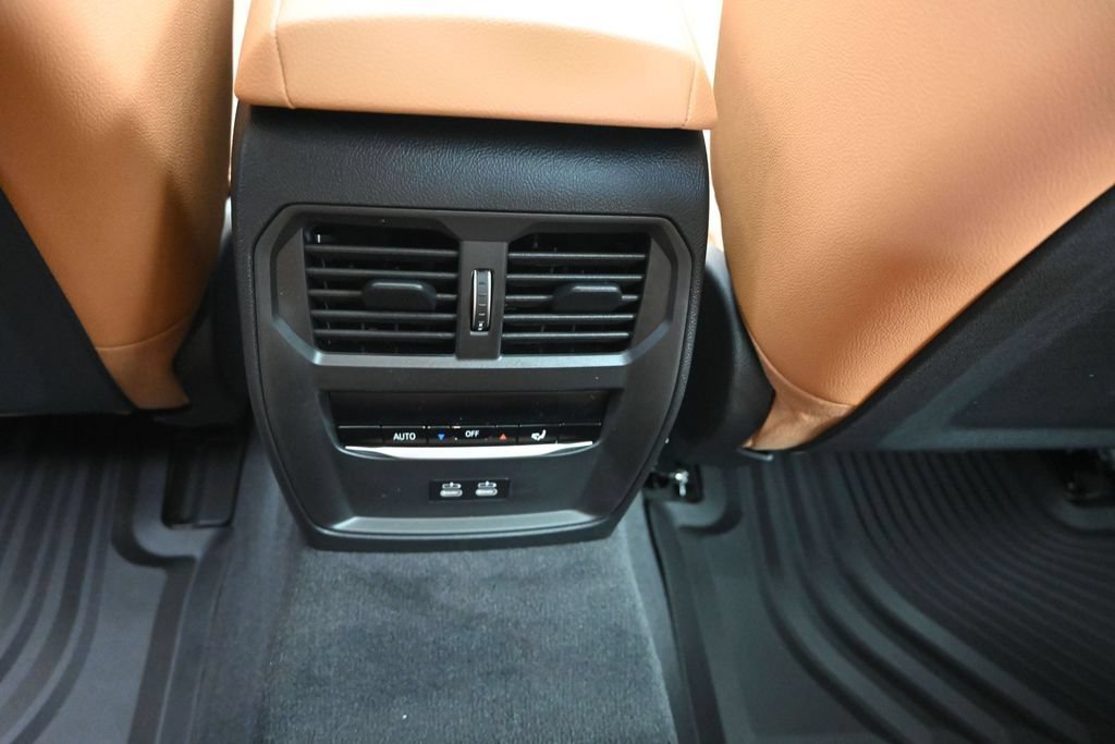 New 2026 BMW i4 eDrive40 w/ Premium Package RWD image 18