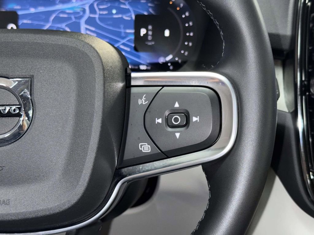 Certified 2024 Volvo XC40 B5 Ultimate w/ Protection Package Premier AWD/4WD image 30