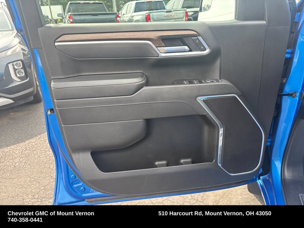 Used 2025 Chevrolet Silverado 1500 LT AWD/4WD image 13