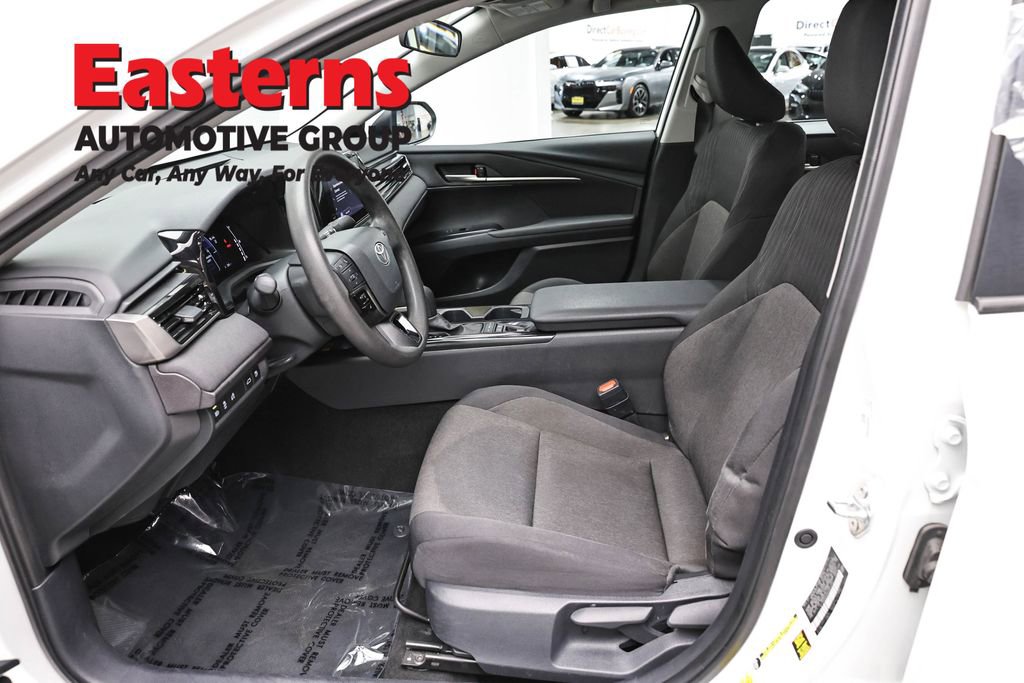 Used 2025 Toyota Camry LE FWD image 13