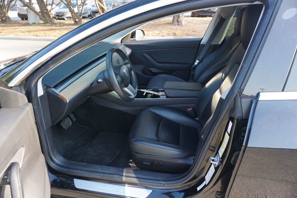 Used 2019 Tesla Model 3 Standard Range Plus RWD image 2