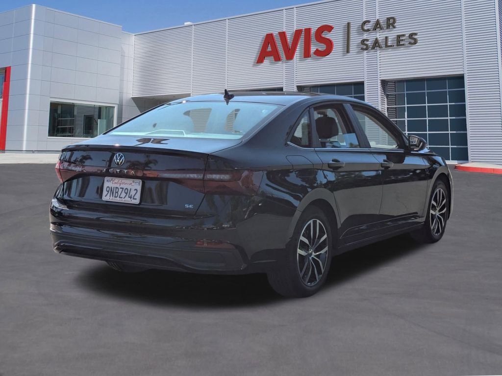 Used 2025 Volkswagen Jetta SE image 6