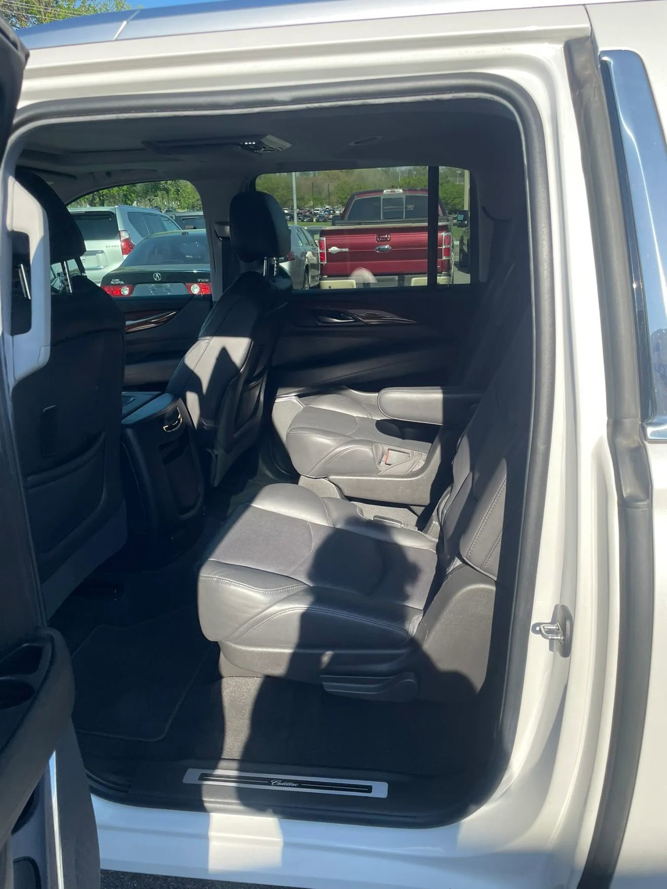 Used 2018 Cadillac Escalade ESV Premium Luxury AWD/4WD image 27