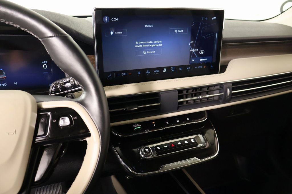 Certified 2025 Lincoln Corsair Reserve image 5