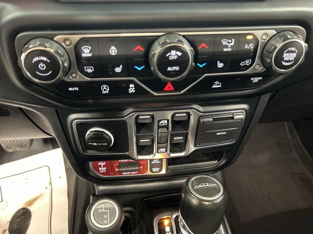 Used 2023 Jeep Gladiator Rubicon w/ Cold Weather Group AWD/4WD image 17