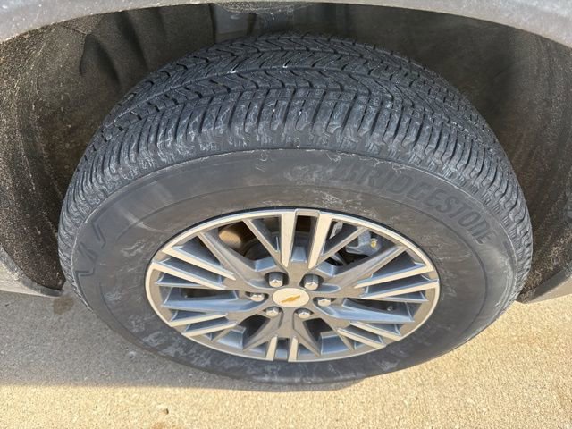 Used 2025 Chevrolet Traverse LT image 24