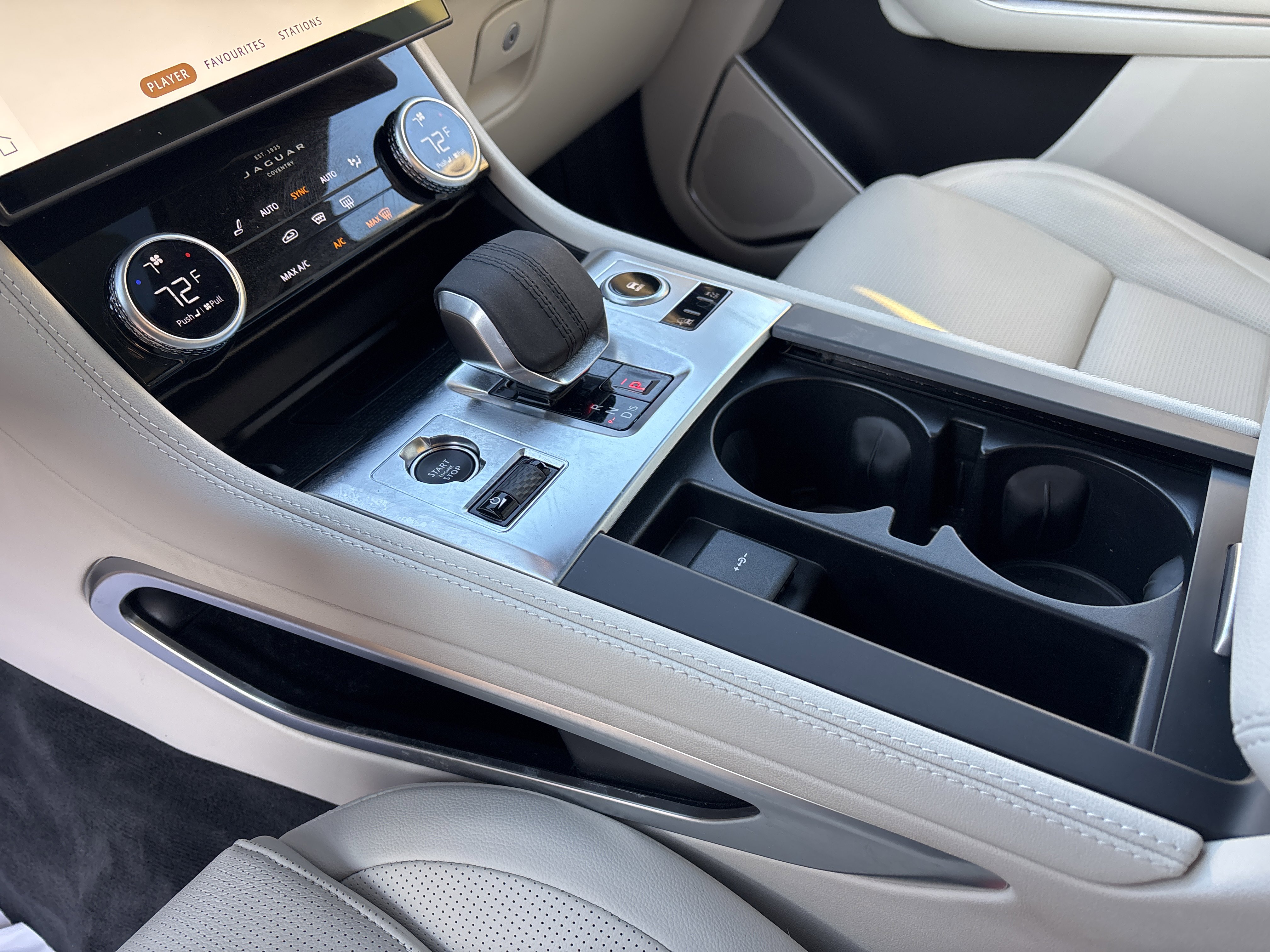 Used 2026 Jaguar F-PACE R-Dynamic S image 13