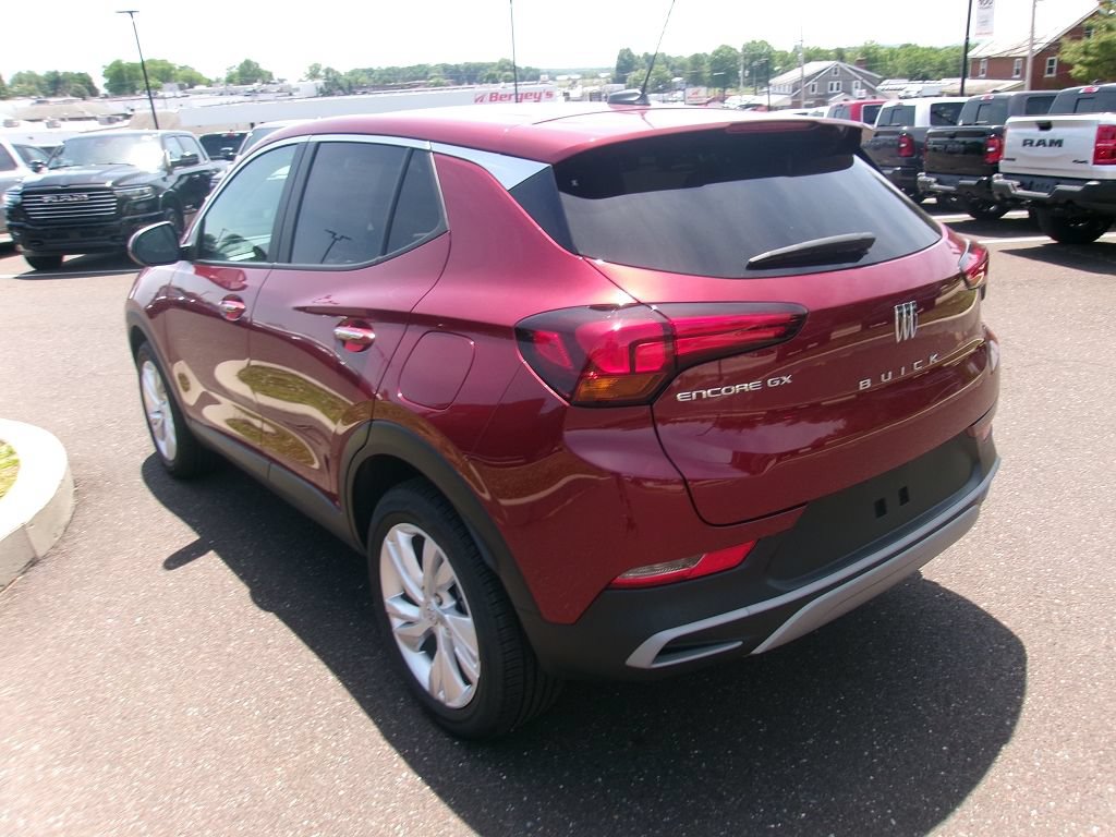 Used 2025 Buick Encore GX Preferred w/ Comfort Package FWD image 4