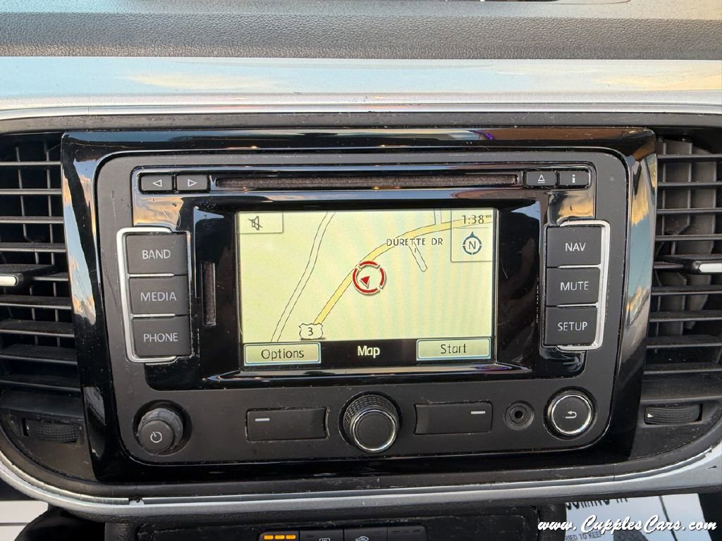 Used 2015 Volkswagen Beetle TDI image 26