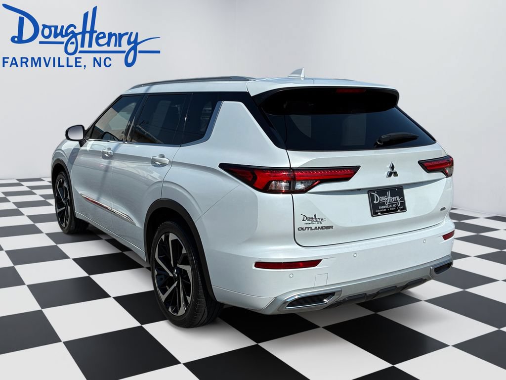 Used 2022 Mitsubishi Outlander SEL FWD image 3