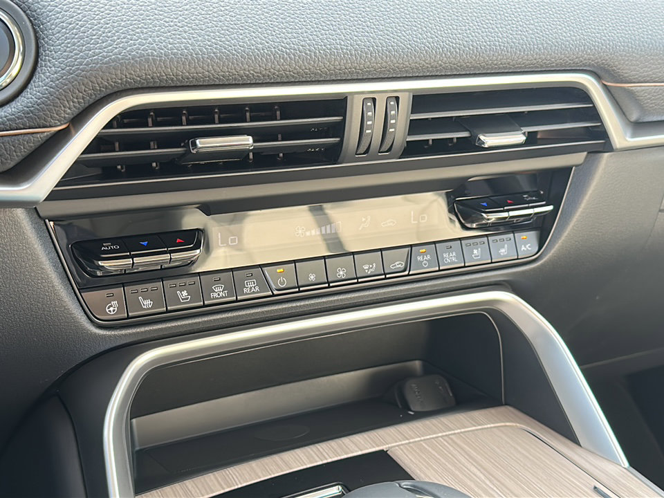 New 2026 MAZDA CX-90 Plug-In Hybrid w/ Preferred image 24