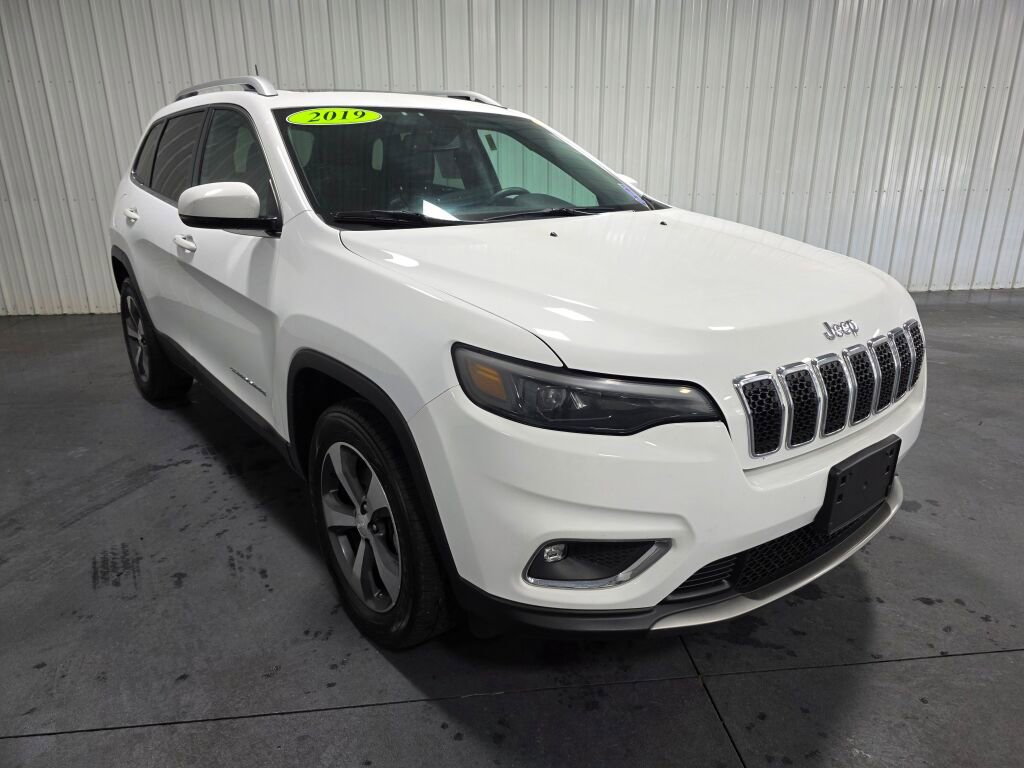 Used 2019 Jeep Cherokee Limited AWD/4WD image 2