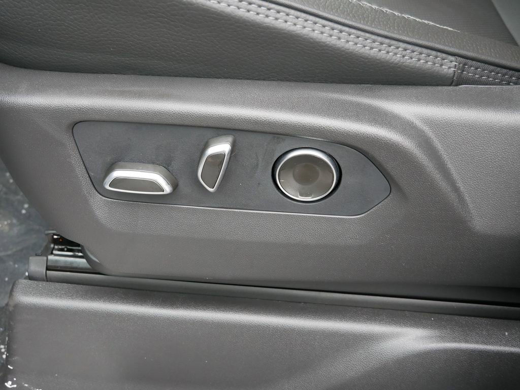 New 2026 GMC Sierra 3500 Denali w/ Denali Reserve Package AWD/4WD image 16