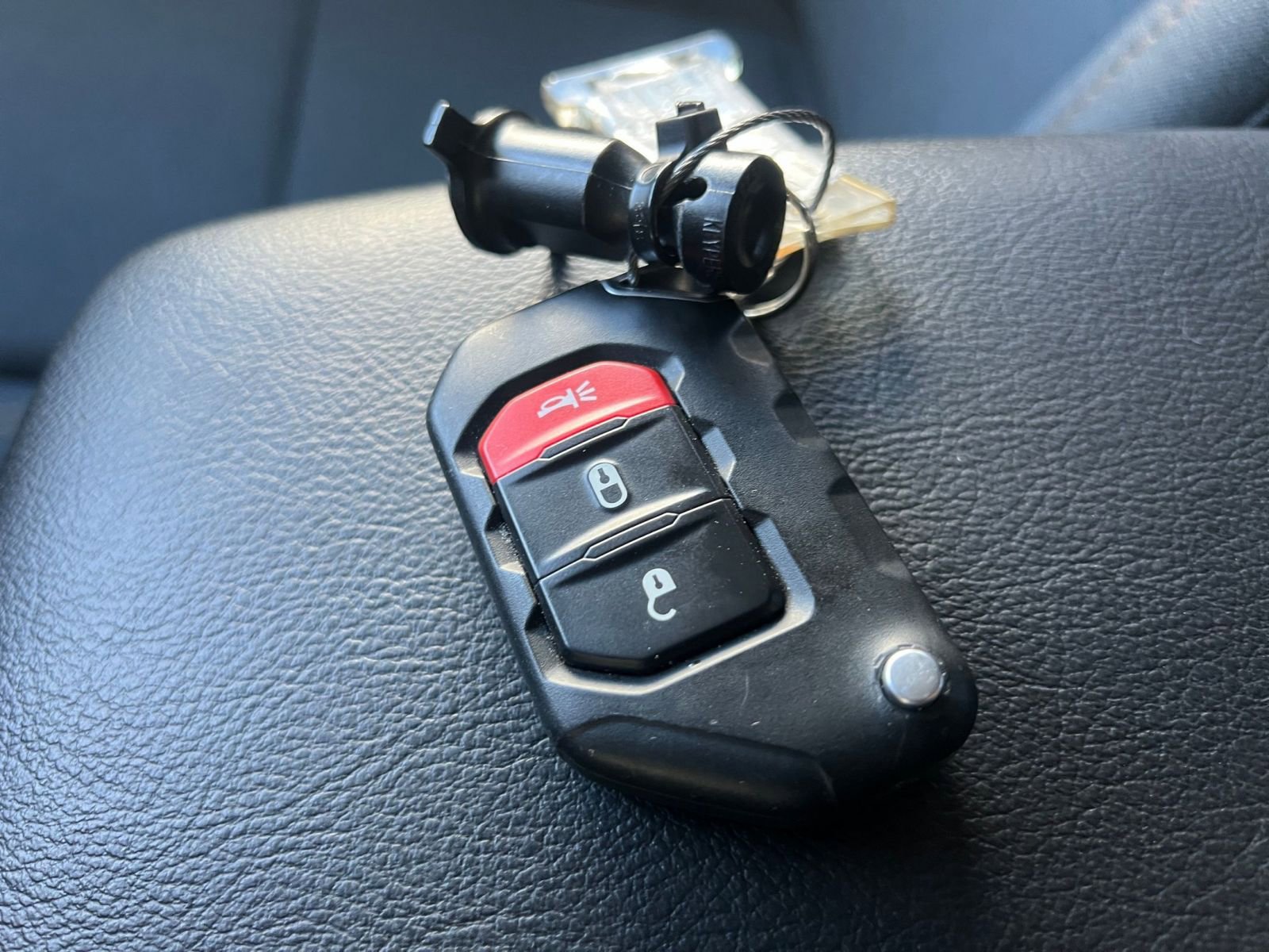 Used 2025 Jeep Wrangler Sport S image 21