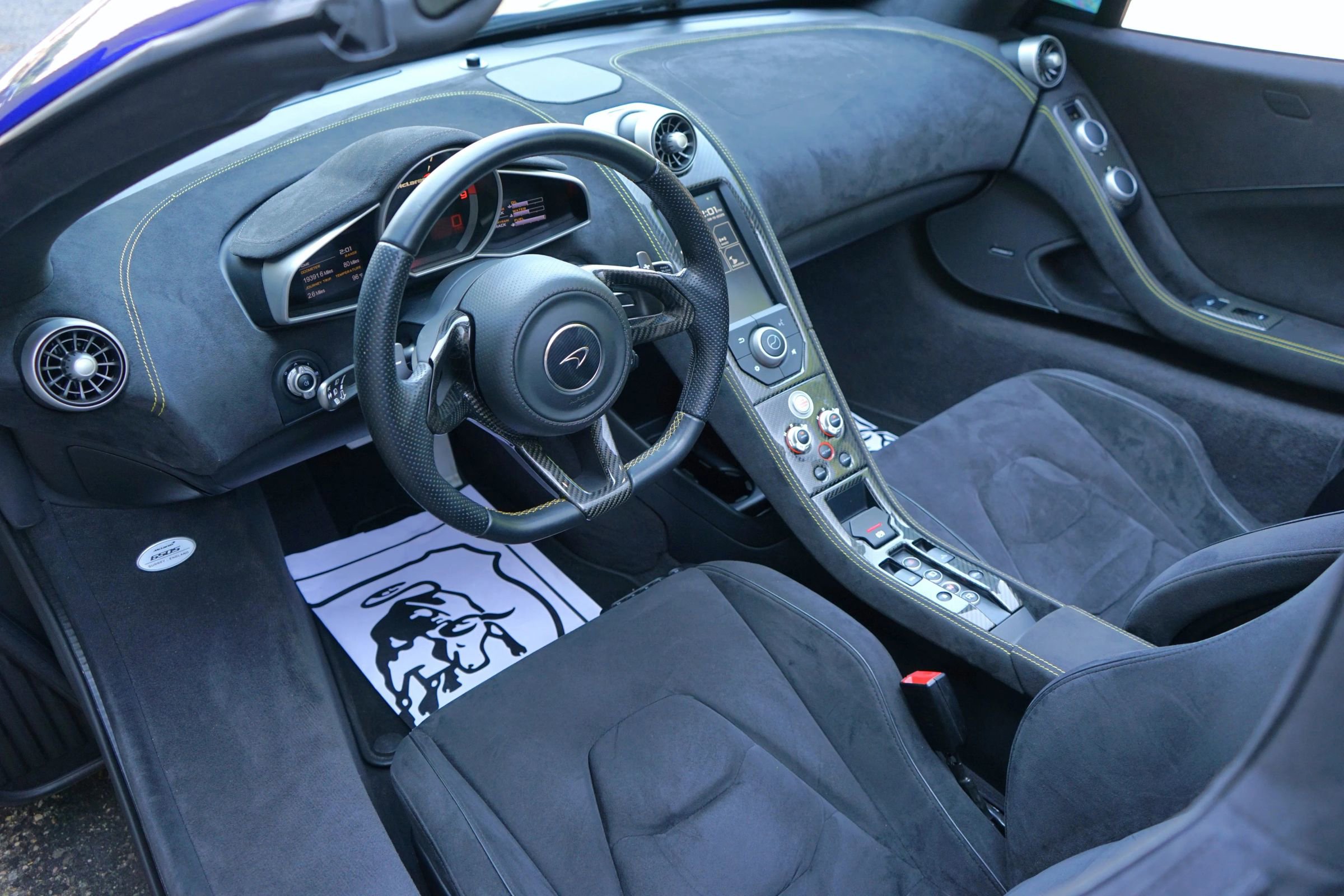 Used 2015 McLaren 650S Spider image 31