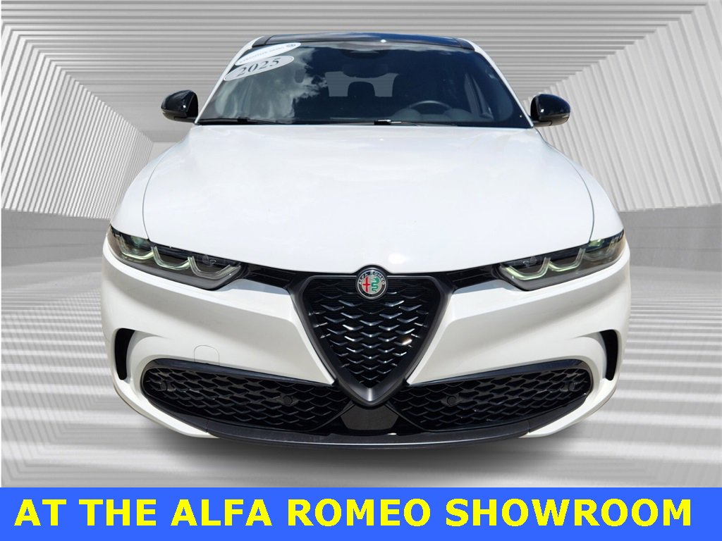 Used 2025 Alfa Romeo Tonale w/ Premium Package image 4