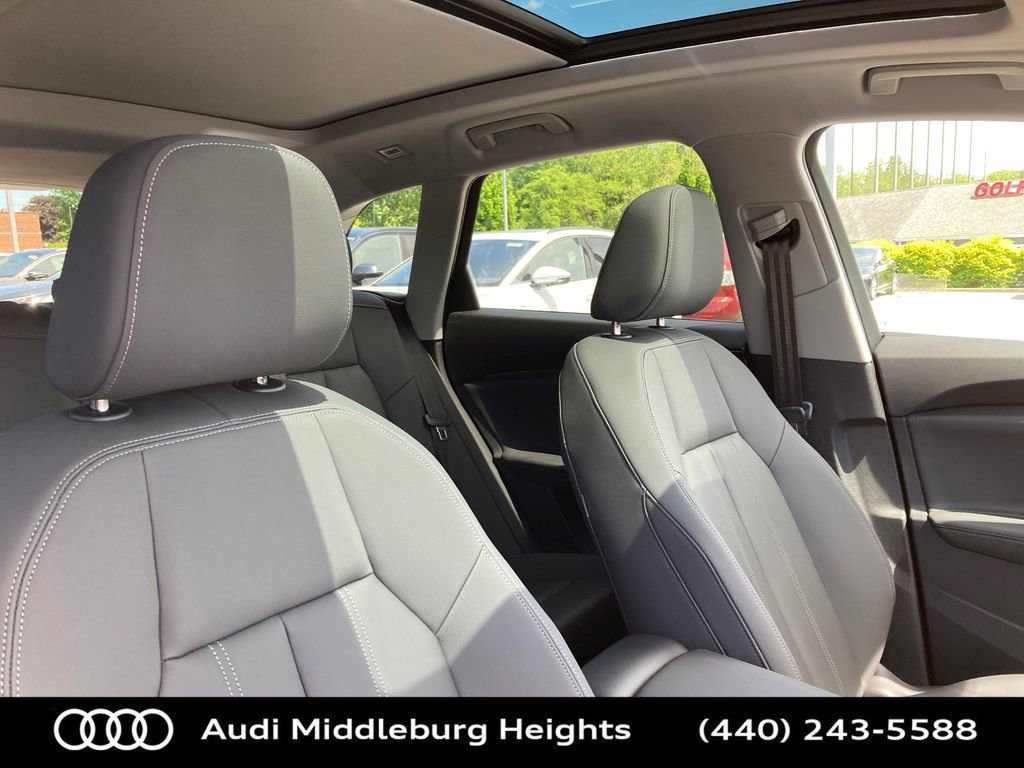 Used 2025 Audi Q5 Premium w/ Convenience Package image 28