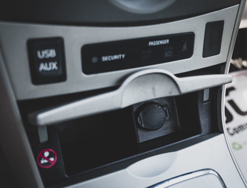 Used 2013 Toyota Corolla LE FWD image 13