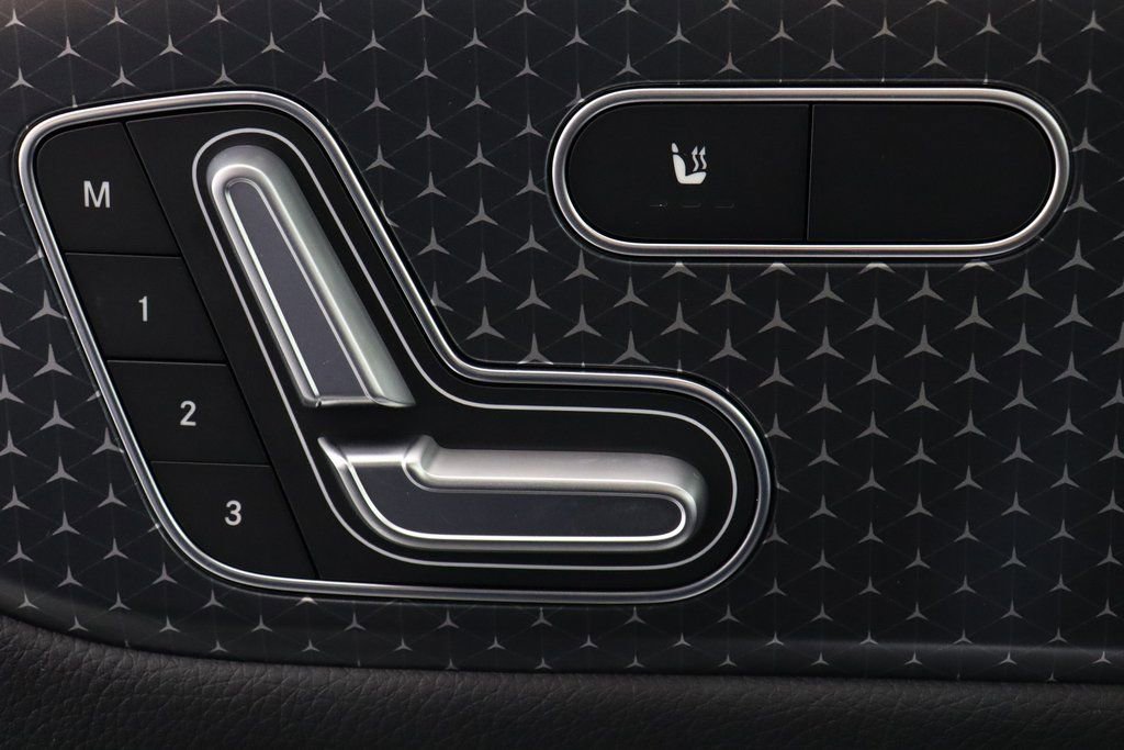 New 2025 Mercedes-Benz GLB 250 4MATIC image 5