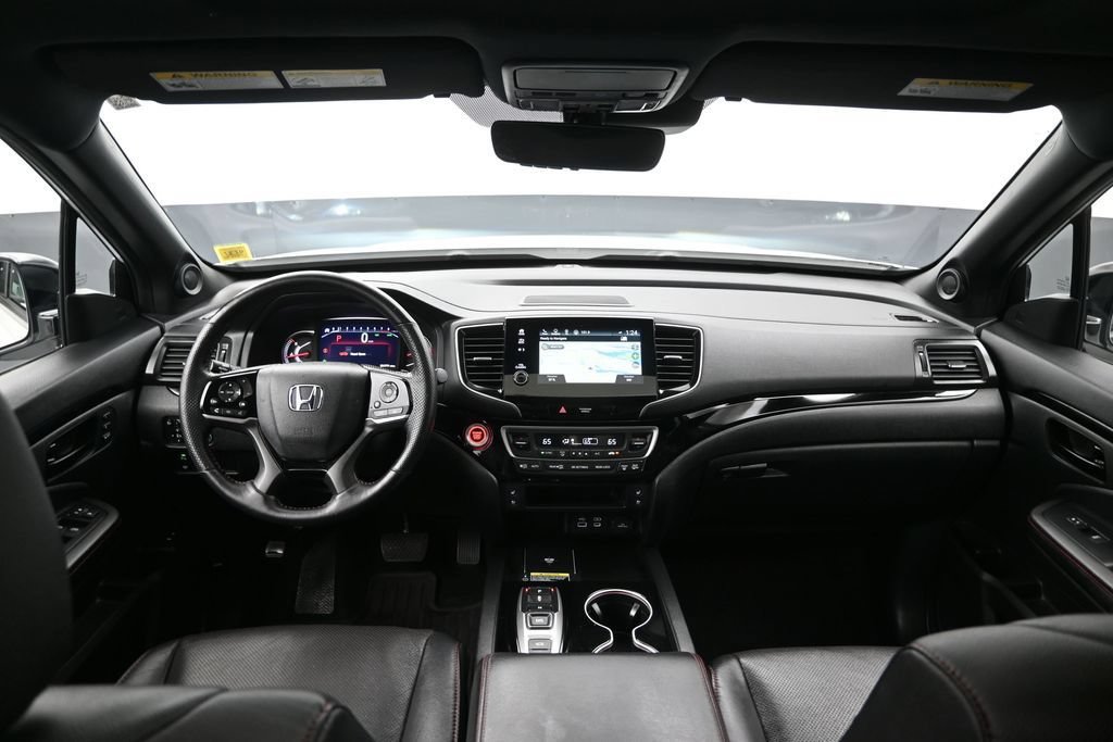 Certified 2024 Honda Passport Black Edition image 24