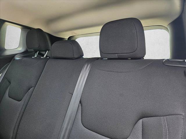 Used 2023 Jeep Renegade Latitude AWD/4WD image 13
