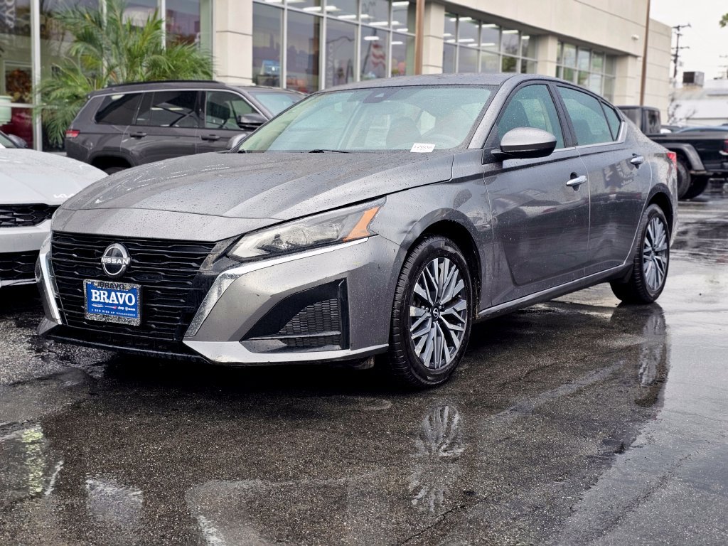 Used 2023 Nissan Altima 2.5 SV AWD/4WD image 5