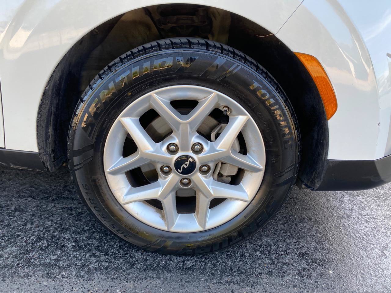 Used 2025 Kia Soul LX w/ LX Technology Package FWD image 19