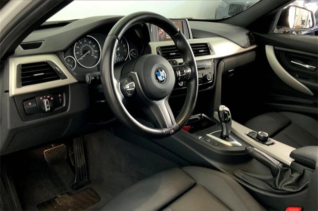 Used 2017 BMW 320i Sedan image 14