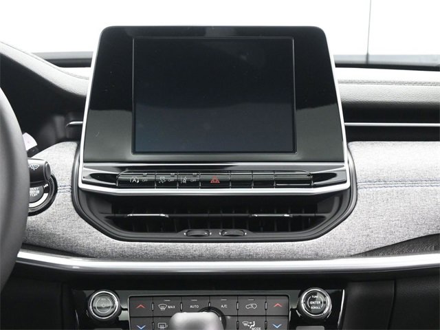 New 2025 Jeep Compass Latitude w/ Sun & Sound Group image 26