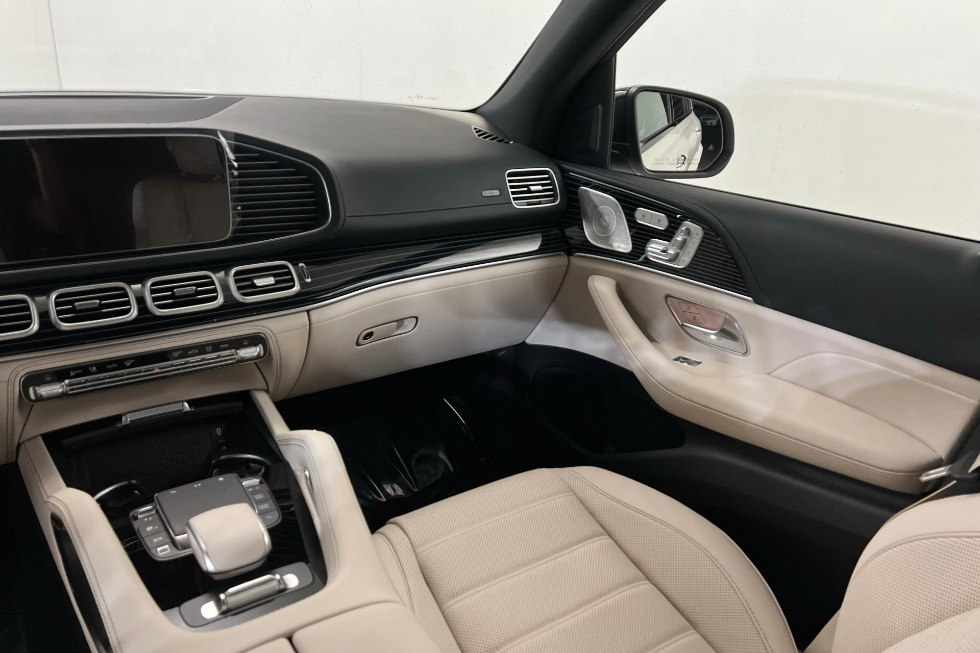 New 2026 Mercedes-Benz GLS 580 4MATIC image 11