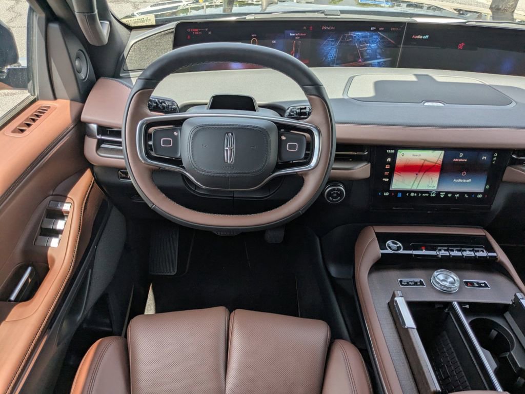 New 2026 Lincoln Navigator L Reserve AWD/4WD image 17