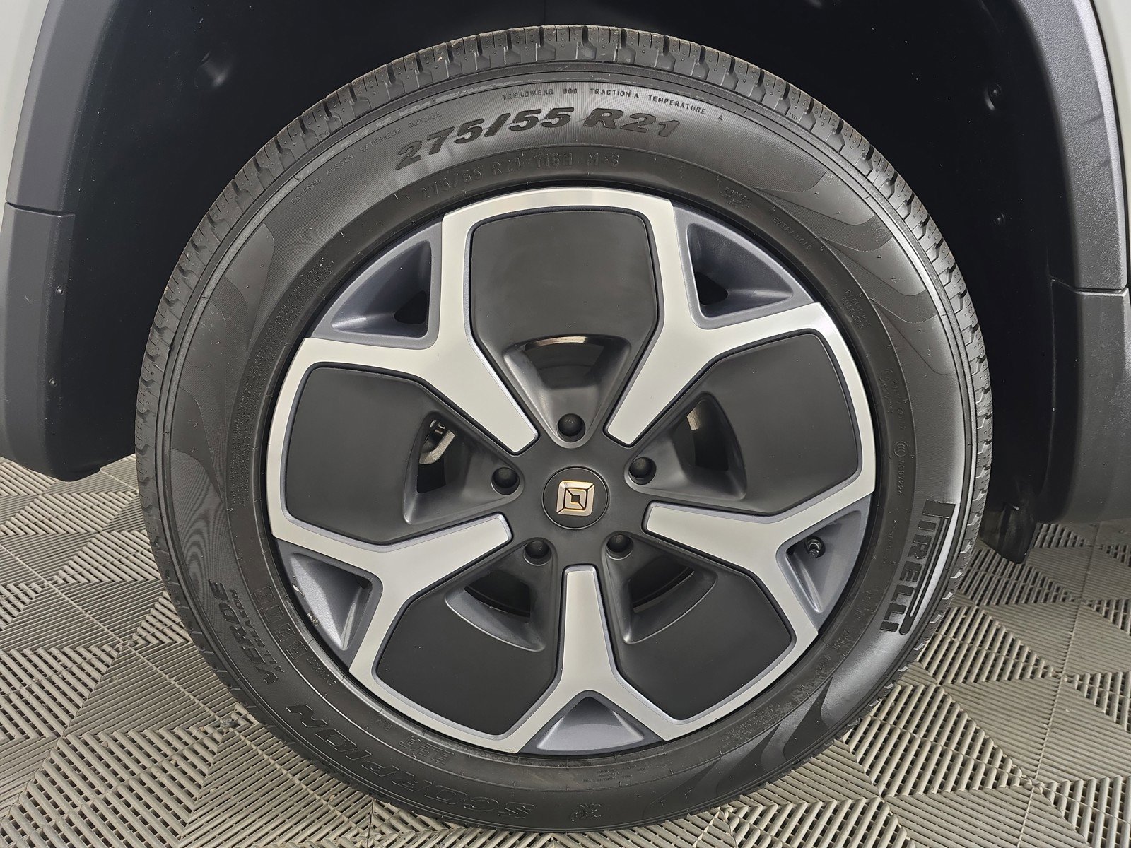 Used 2024 Rivian R1T Adventure AWD/4WD image 11