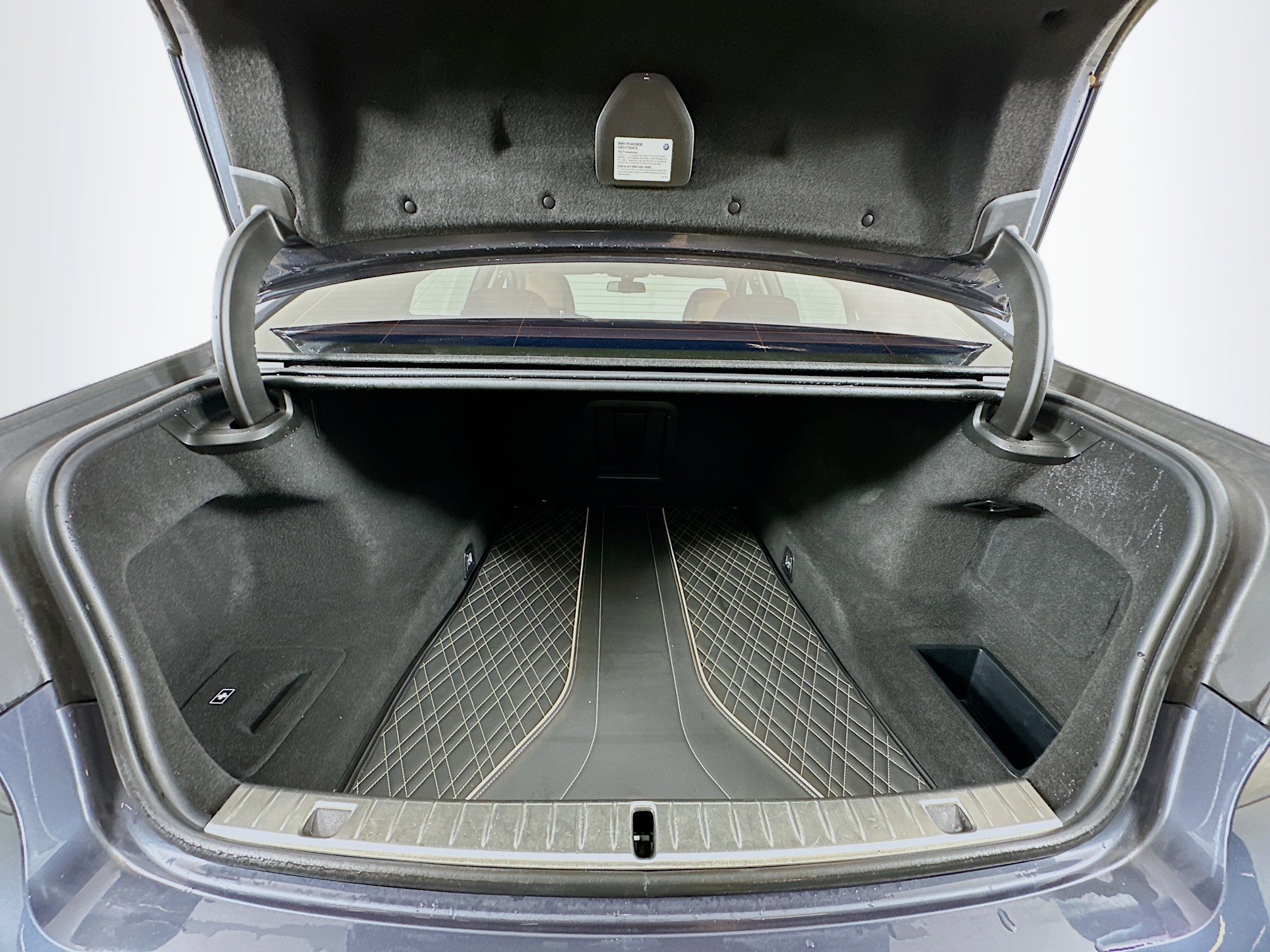 Used 2020 BMW 740i xDrive w/ Cold Weather Package image 36