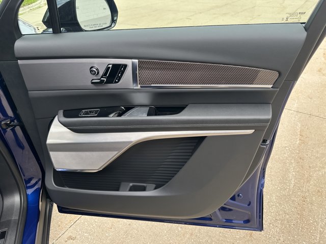 New 2026 Cadillac Vistiq Sport w/ LPO, Floor Liner Package image 35